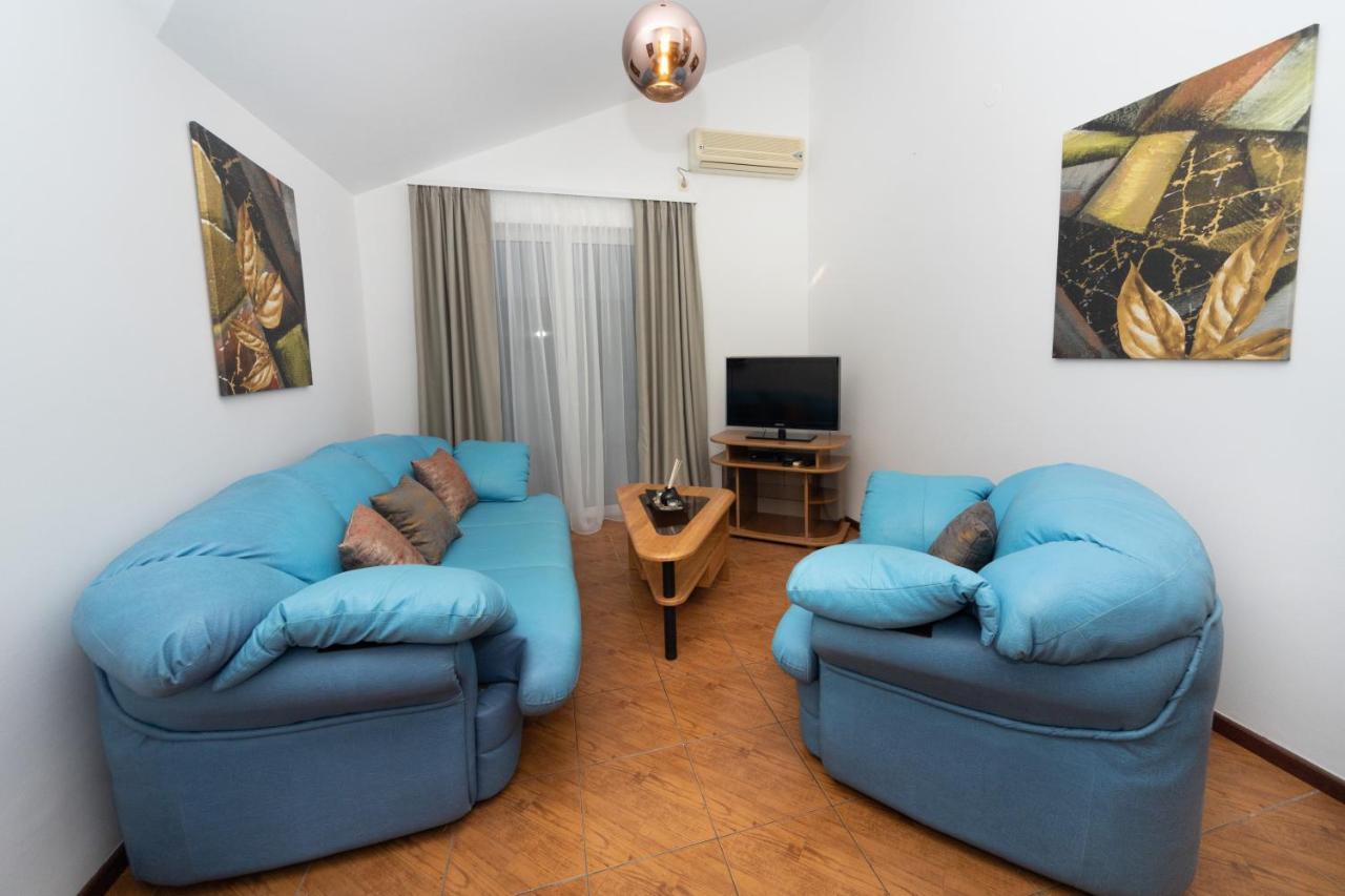 Apartments Adeona Tivat Exterior foto