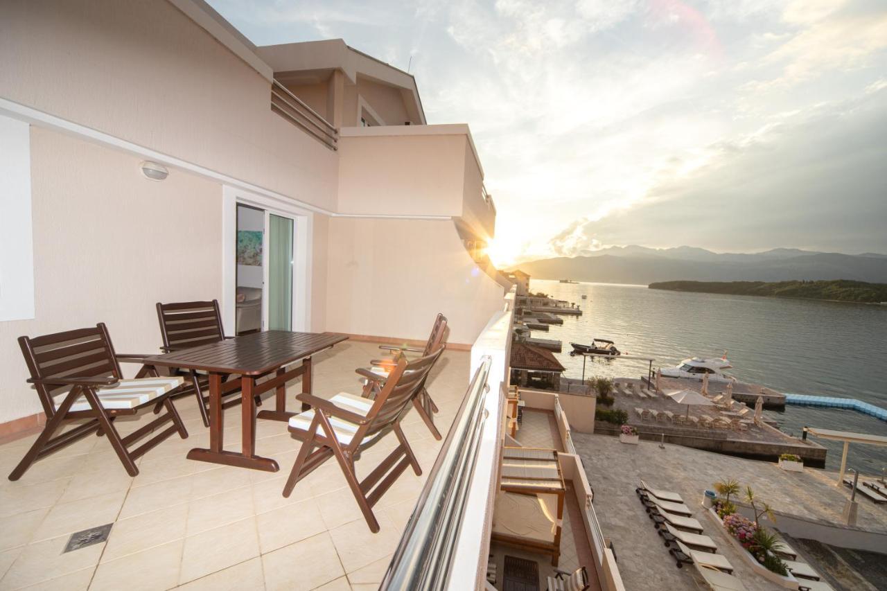 Apartments Adeona Tivat Exterior foto