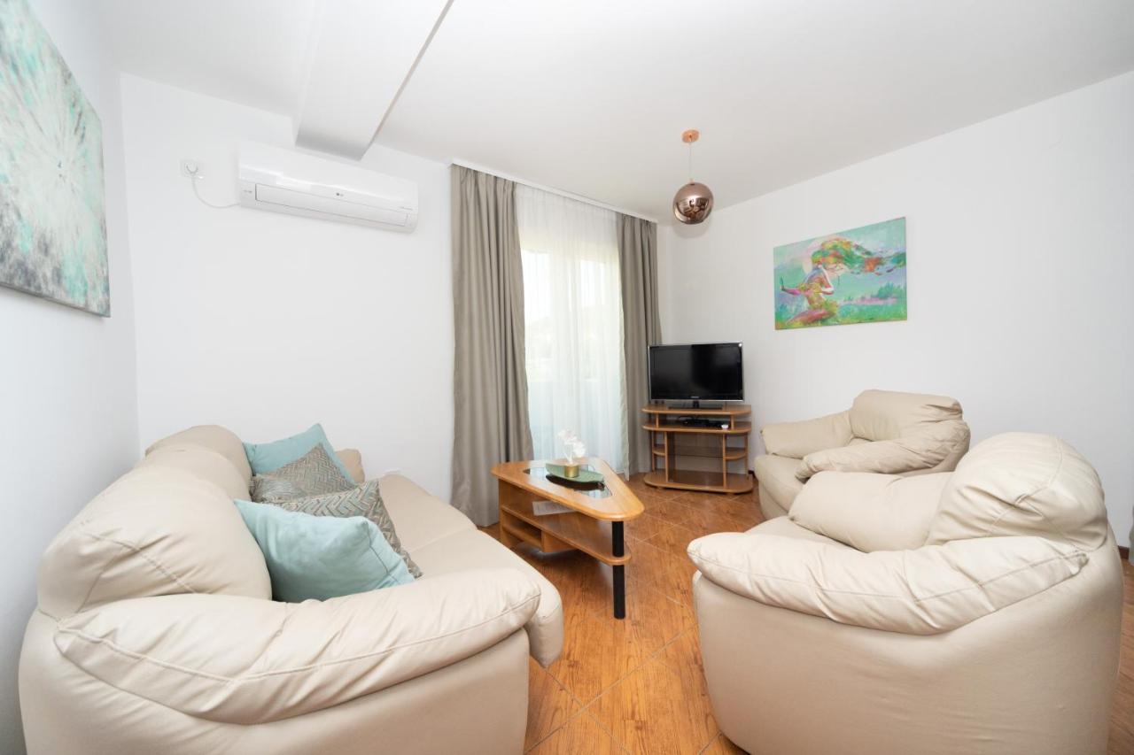 Apartments Adeona Tivat Exterior foto