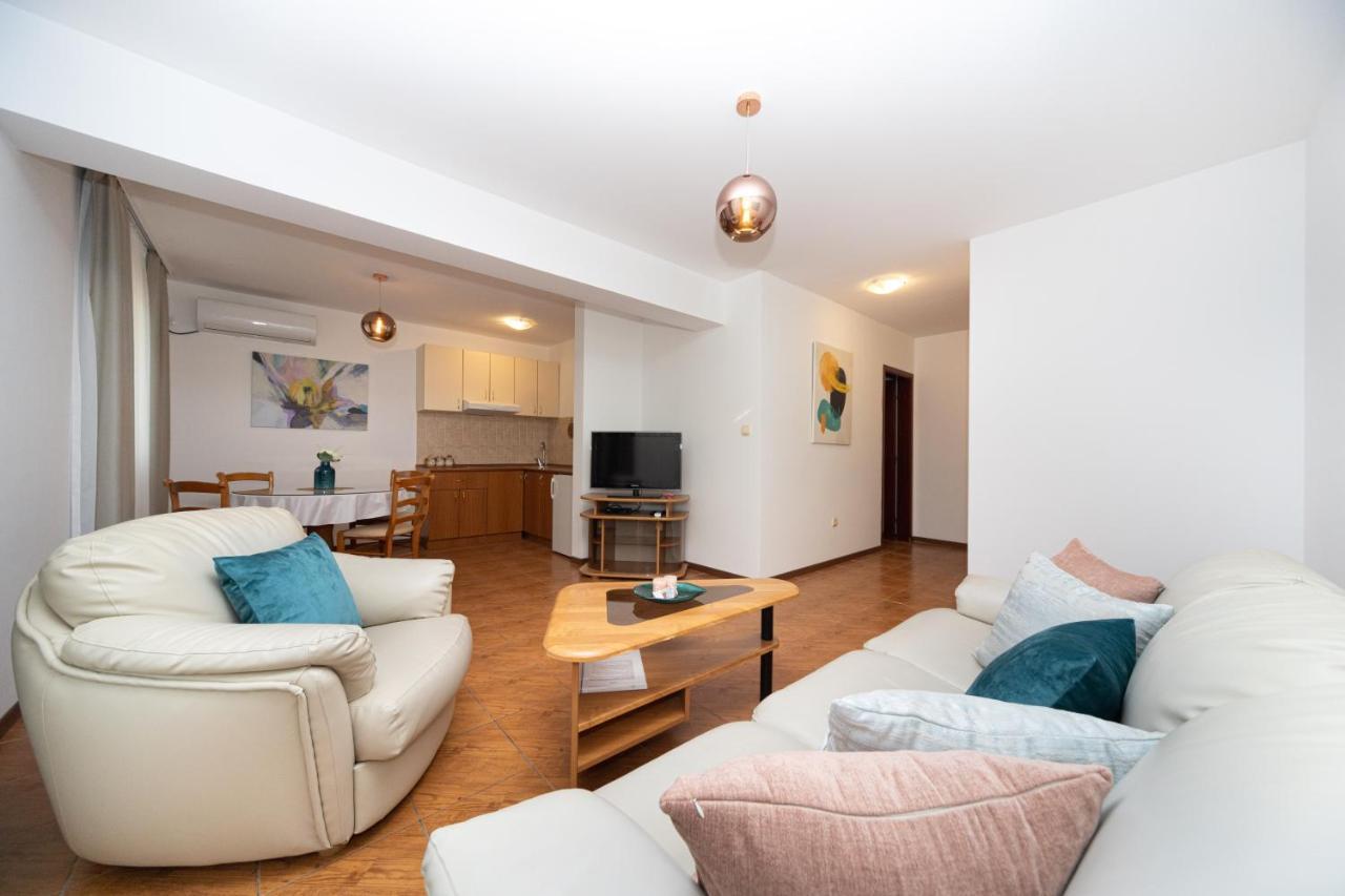 Apartments Adeona Tivat Exterior foto