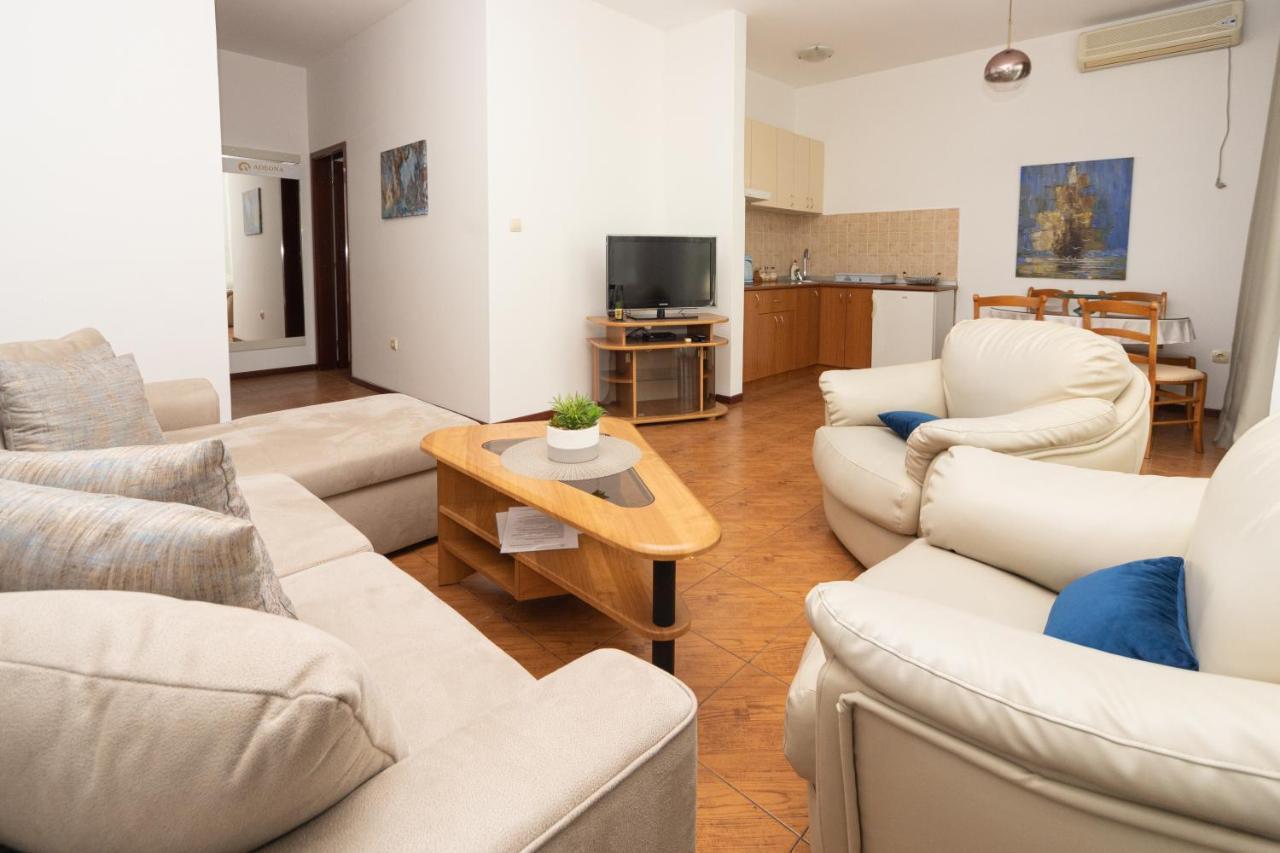 Apartments Adeona Tivat Exterior foto
